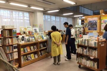 夏休みに本校図書館を公開しました（第11回　東京・学校図書館スタンプラリー参加）