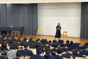 高校1年生　キャリア講演会をおこないました