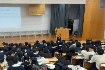 明学大の先生による高3生への講義「教養原論」を行いました＜第14回＞